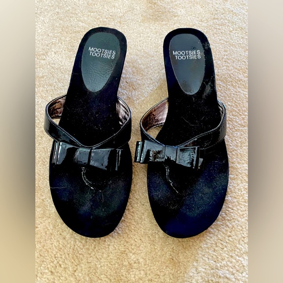 Mootsies Tootsies Black Patent Bow Wedges 9M - Picture 1 of 2